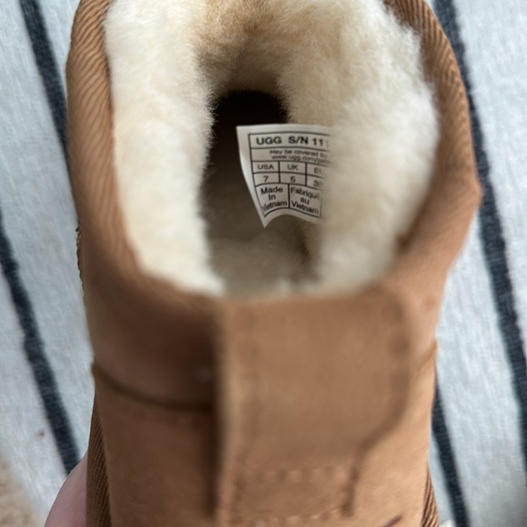 NEW - Ugg Classic Ultra Mini Booties - Size 7 - Picture 5 of 5